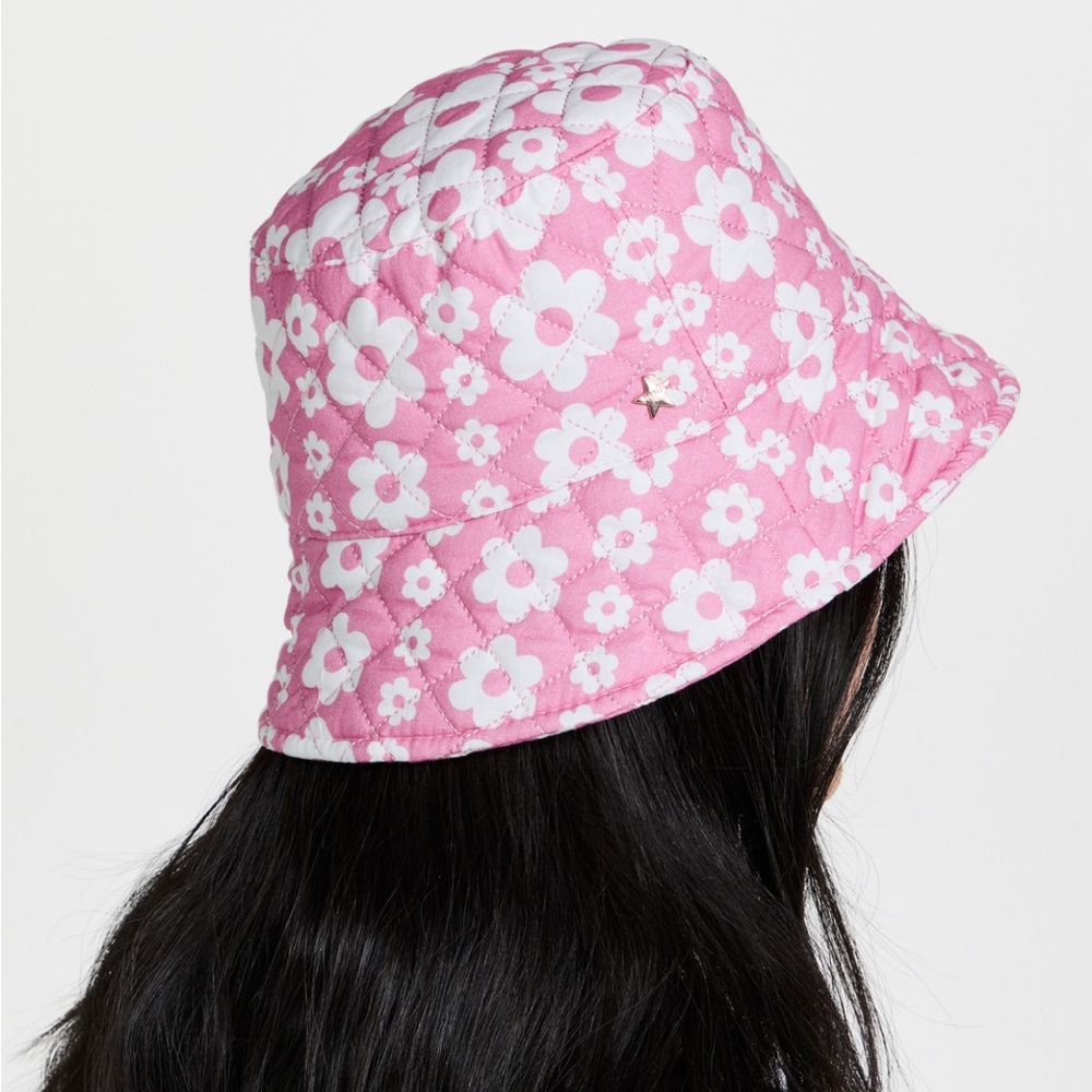 Jocelyn quilted bucket hat NWT